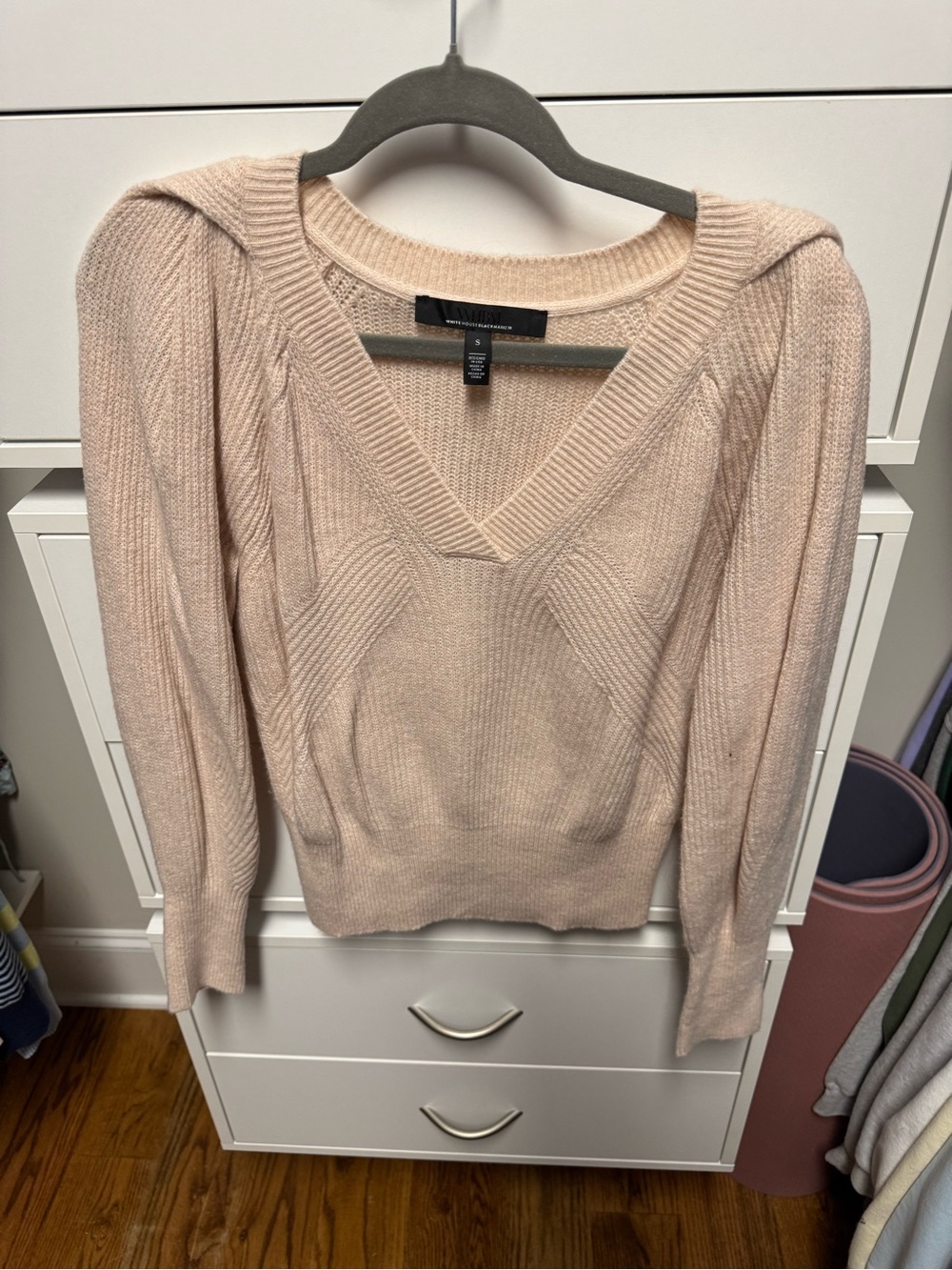 White House Black Market Blush V-Neck Pullover Sweater